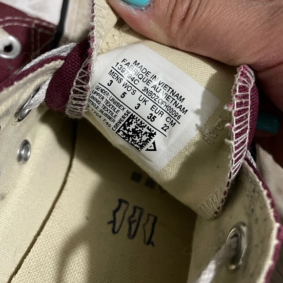 Converse shoes - Picture 4 of 4